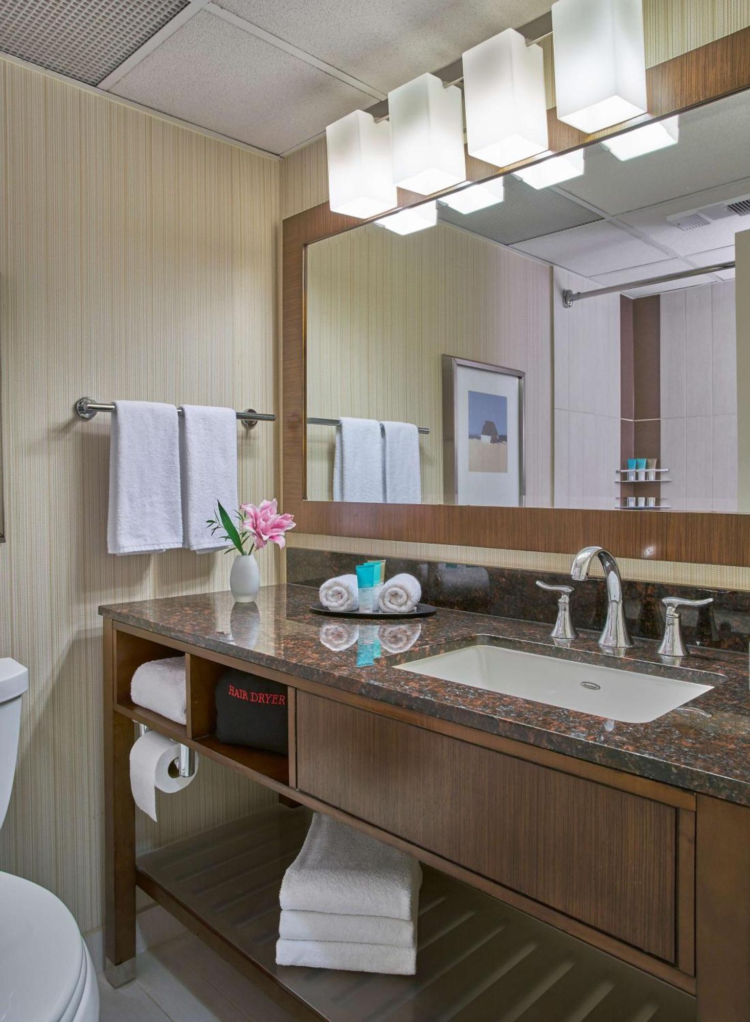 King Room with City View - High Floor