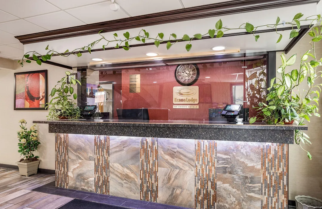Econo Lodge Milwaukee Airport-1