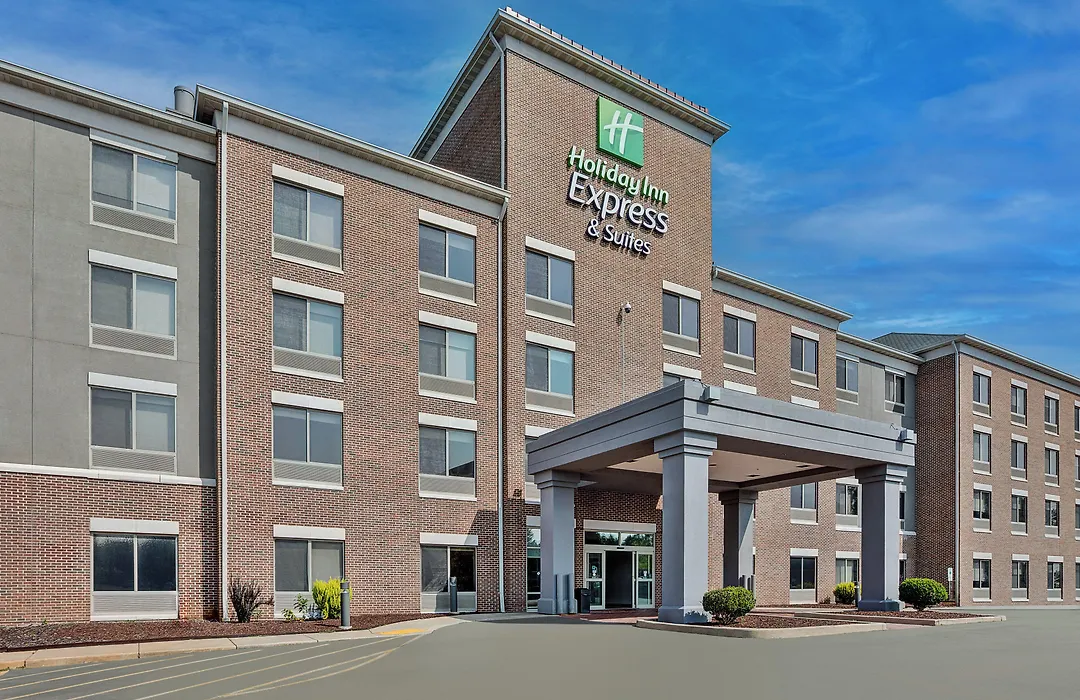 Holiday Inn Express & Suites Milwaukee Nw - Park Place By Ihg-1