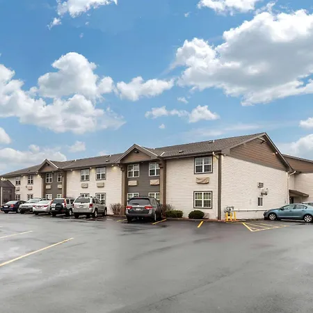 Econo Lodge Milwaukee Airport-3