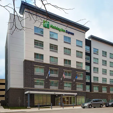 Holiday Inn Express - Milwaukee Downtown By Ihg-3