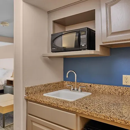 Holiday Inn Express Hotel & Suites Milwaukee Airport By Ihg-3